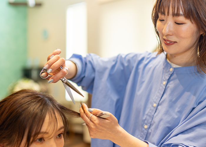 カットも薬剤も使わない、未来型の毛流改善